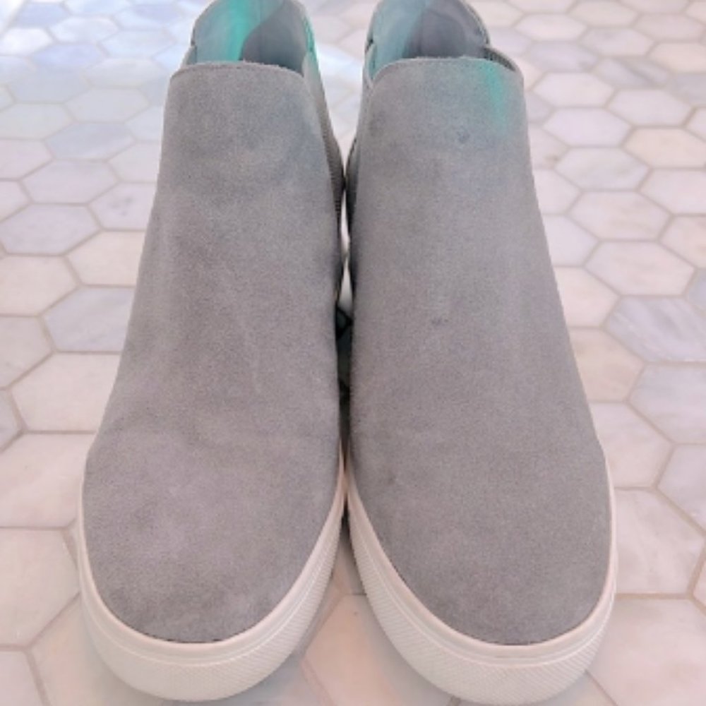 Steve Madden Sultan Chelsea Gray Suede Snake Print Raised Wedge Sneaker Shoe Sz8
